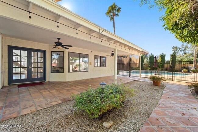 Building Photo - 15220 N 49th St