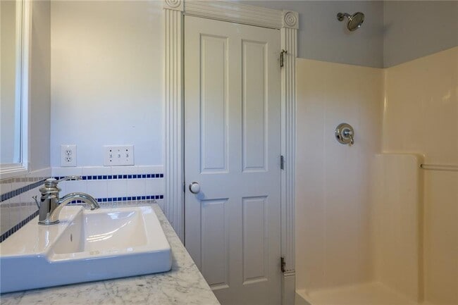 Building Photo - 765 Woodland Ave SE