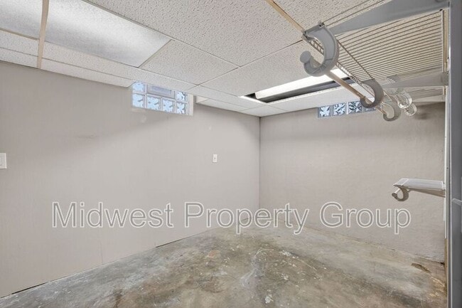 Building Photo - 2365 Dove Dr