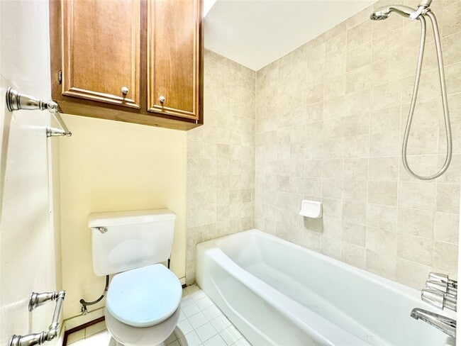 Building Photo - 7914 Candle Ln