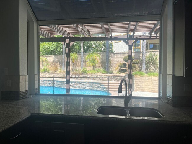 Building Photo - 4 Bedroom/2.5 Bath Home with Pool in Chino...