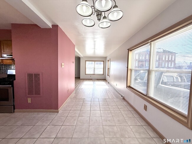 Building Photo - 209 Hamilton St