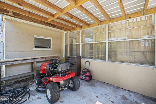 Building Photo - 1137 Delmar Terrace