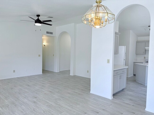 Building Photo - newly remodeled 3 bed/ 2 bath home