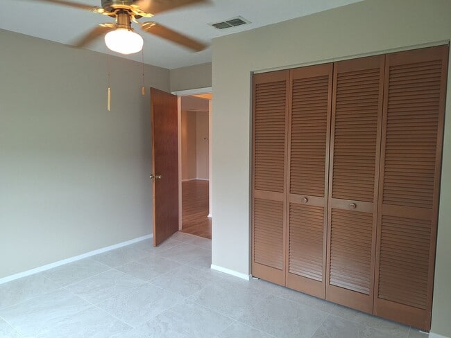Building Photo - 2BR 2BA 1 CAR GARAGE DUPLEX IN PELICAN COVE WEST