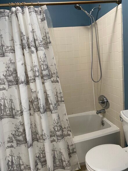 Master Bath - 701 Tuxworth Cir