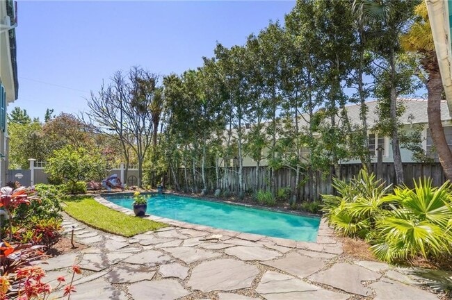 Building Photo - 4301 Iberville St