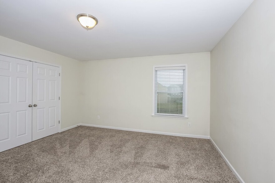 Building Photo - 14416 Lake Crossing Dr