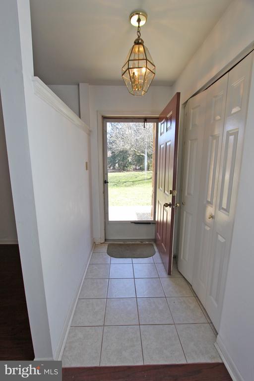 Building Photo - 185 Valley Stream Cir