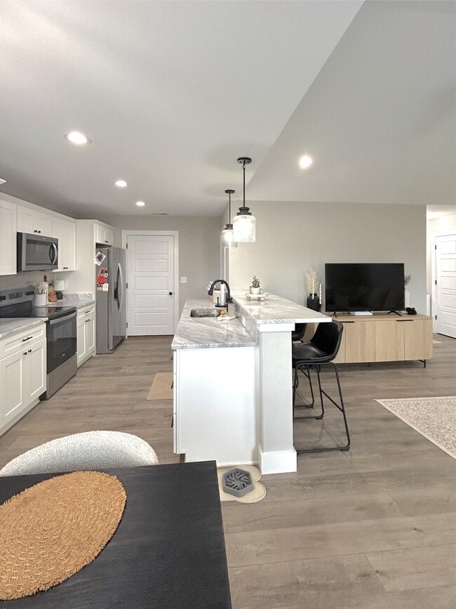 Building Photo - 256 Brook Cv