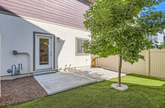 Building Photo - 348 S 780 E