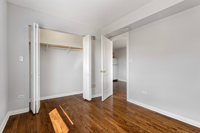 Building Photo - 7616 N Marshfield Ave