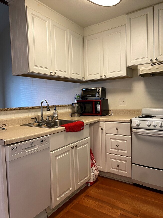 Building Photo - 1905 San Gabriel St