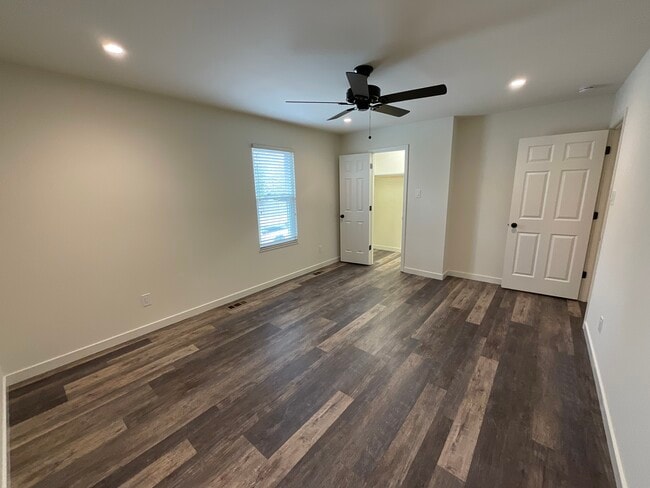Building Photo - 2918 Montvale Rd