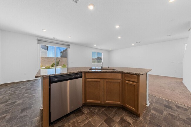 Building Photo - Modern 3-Bedroom + Loft Near VA Hospital