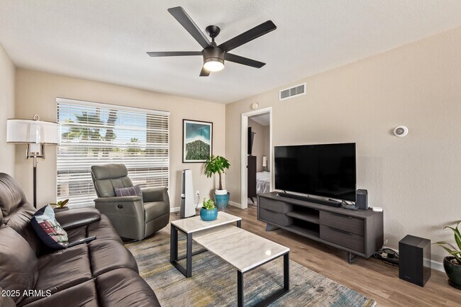 Primary Photo - 13606 N Hamilton Dr