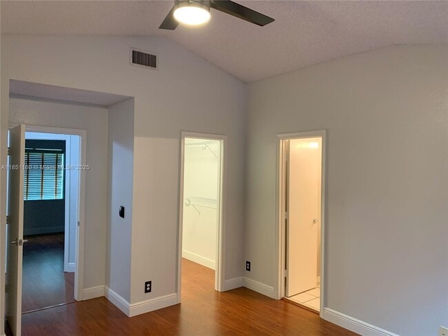 Building Photo - 10911 Jewel Box Ln