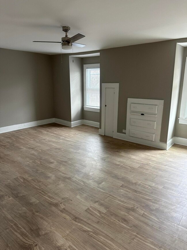 Building Photo - 302 Clay St