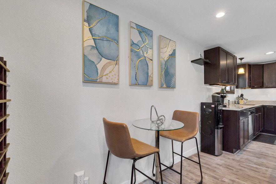 Building Photo - 940 Quitman St