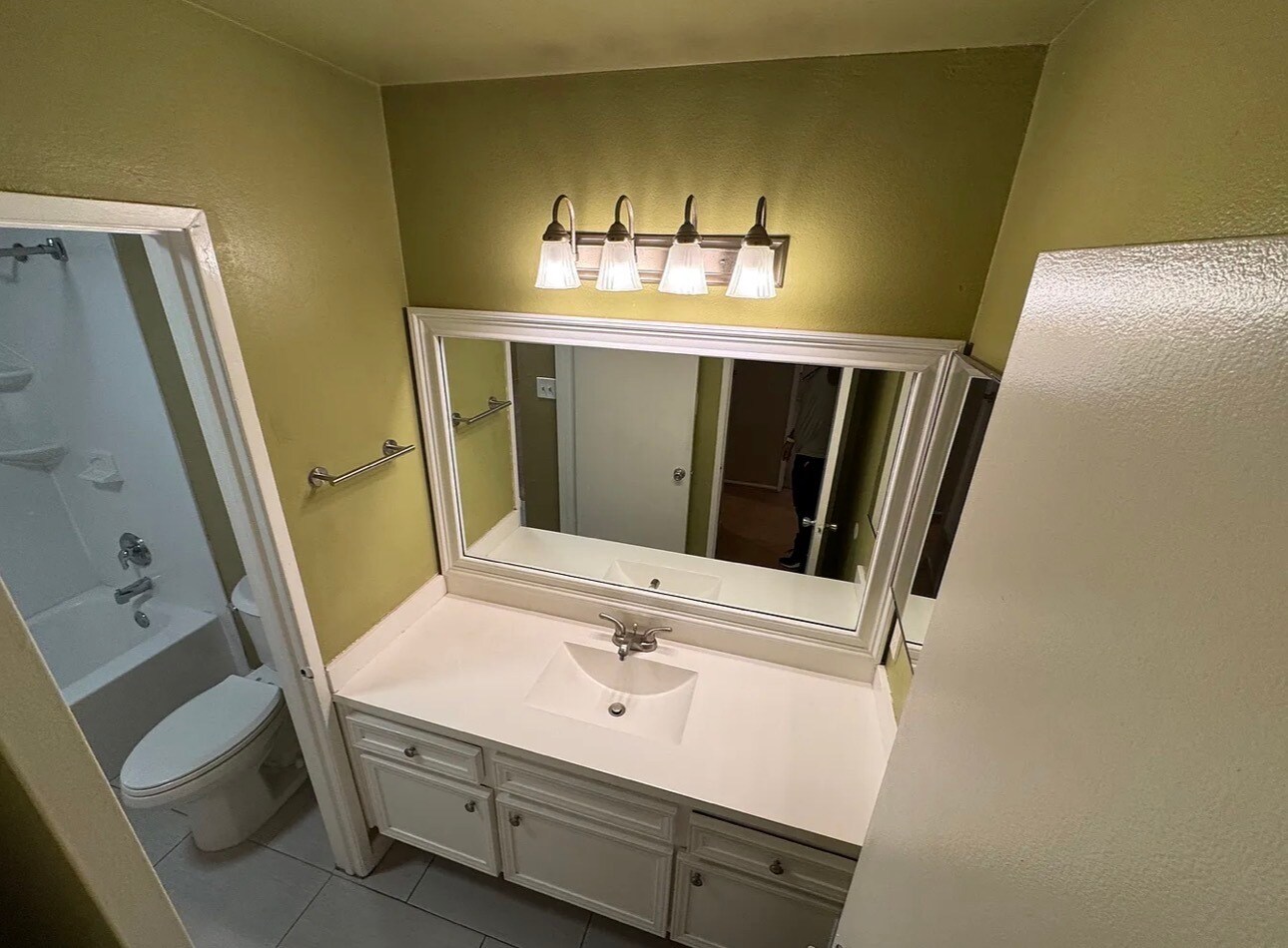 Building Photo - 5700 Etiwanda Ave