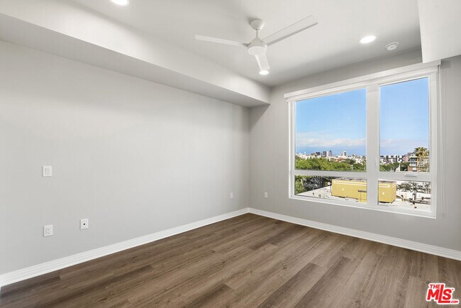 Building Photo - 7428 Santa Monica Blvd