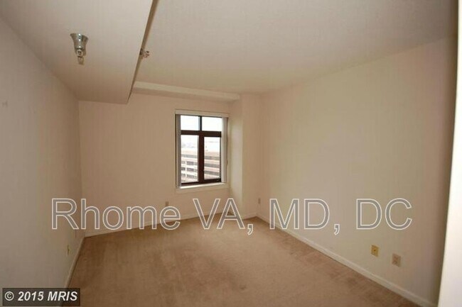 Building Photo - 2400 Clarendon Blvd