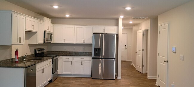 Building Photo - 1030 McKittrick Dr