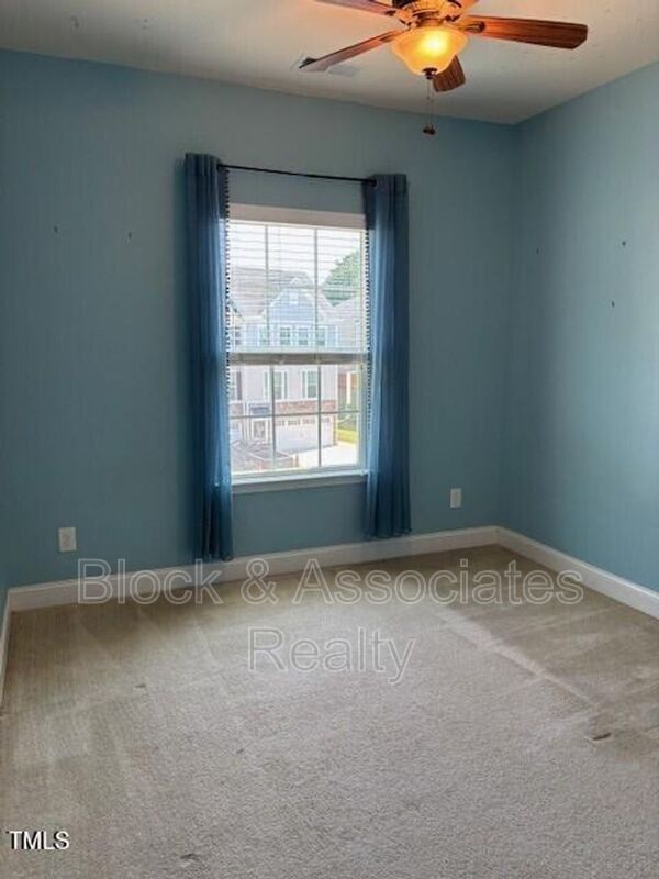Building Photo - 1112 Boxcar Way