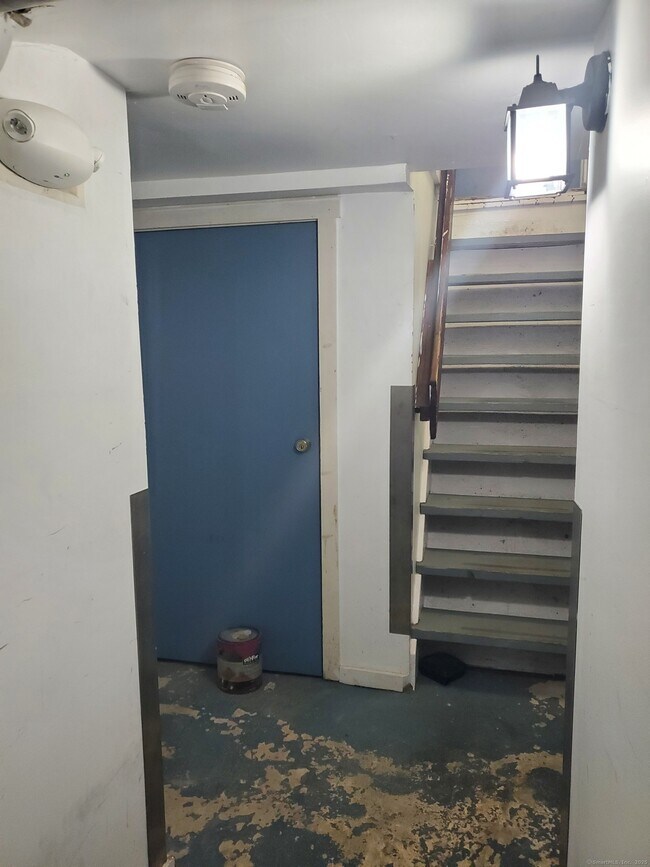 Building Photo - 49 S Water St