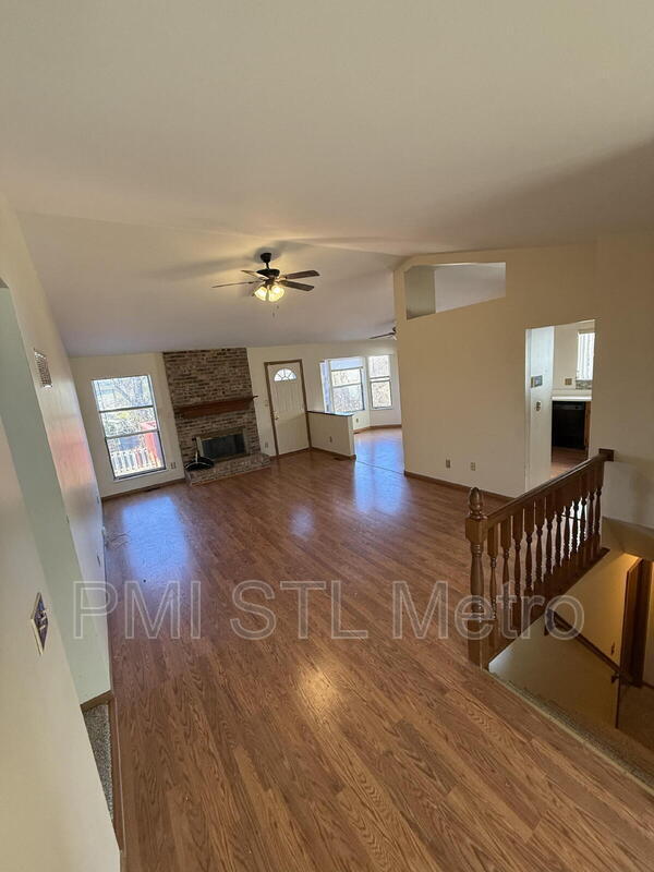 Building Photo - 3865 Kentucky Derby Dr