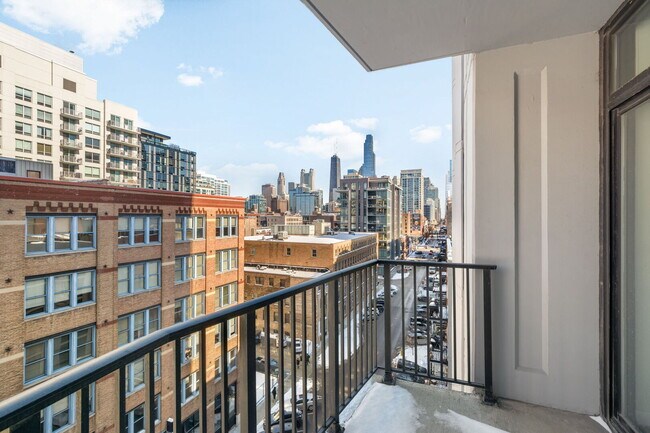 Building Photo - 435 W Erie St