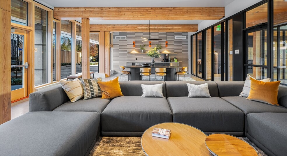 Primary Photo - Owl Northgate