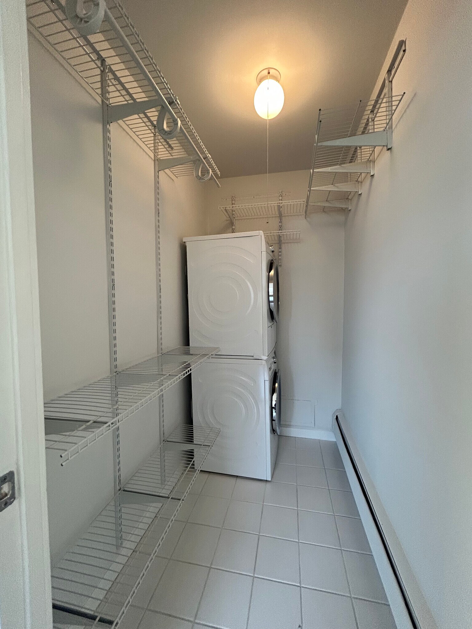 Building Photo - 1350 N Dearborn St