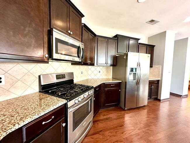 Building Photo - 8019 Kelburn Ln