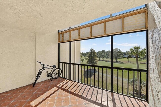 Building Photo - 13618 Greenfield Dr