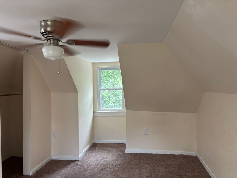 Building Photo - 250 Shaler St