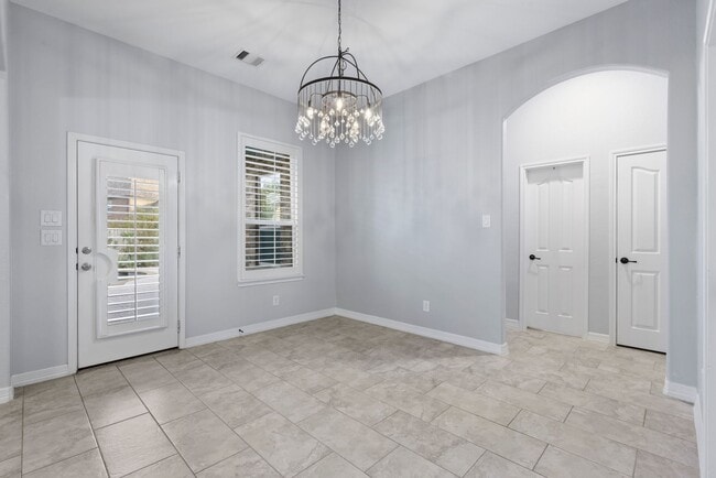 Building Photo - Stunning 4-bed, 4-bath Home in Auburn Lakes community!