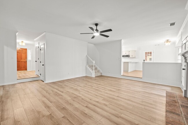 Building Photo - Renovated Home on Large Corner Lot in Coveted Strathy Hall