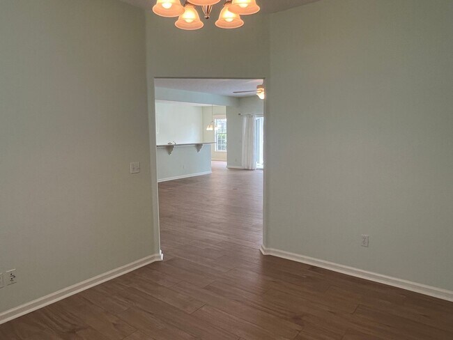 Building Photo - Beautifully Maintained Sun City Home!