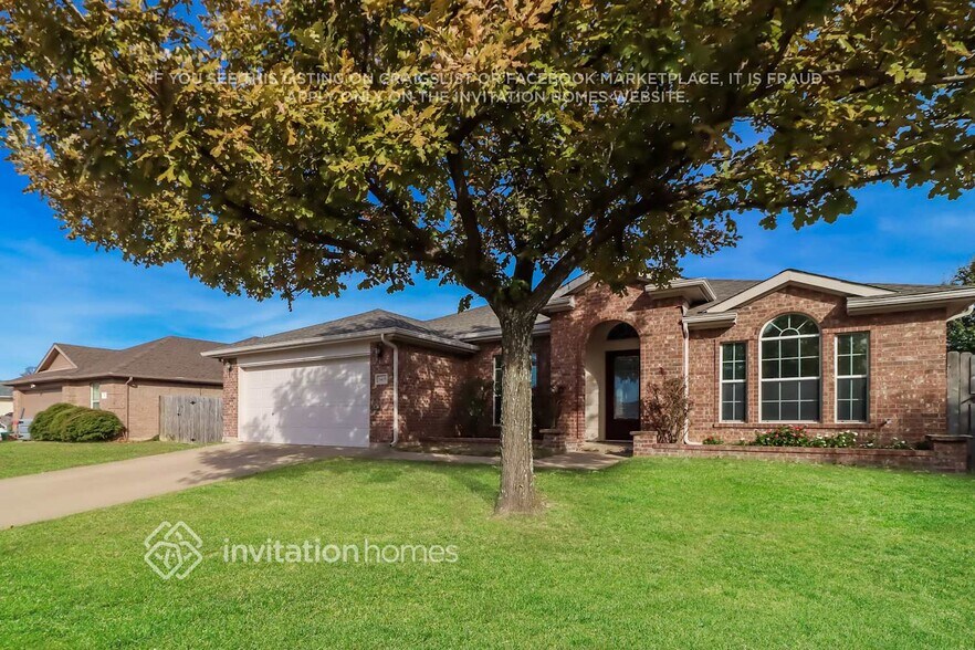 Building Photo - 3405 Charing Cross Rd