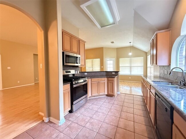 Building Photo - 11115 Creekline Green Ct