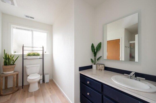 Downstairs Bathroom - Shower & Sauna - 2433 Crestline St