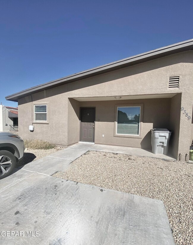 Building Photo - 9389 San Lorenzo Ave
