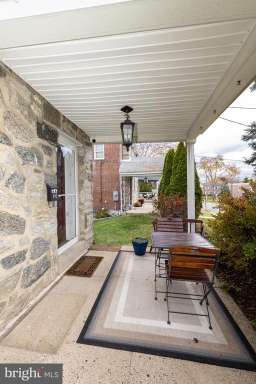 Building Photo - 52 Woodbine Rd