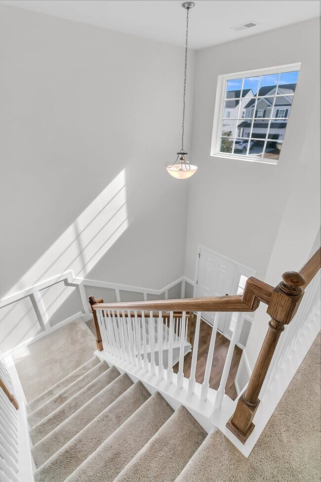 Building Photo - Meticulous 3 Bedroom Home in Lindera Prese...