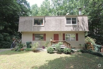 Building Photo - 2 Bedroom Duplex in Cary