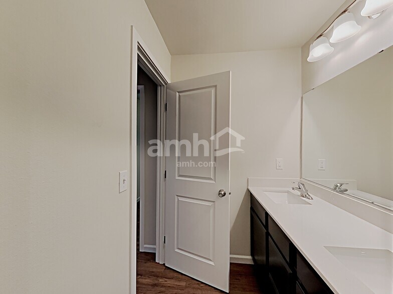 Building Photo - 19015 112th Ave Ct E