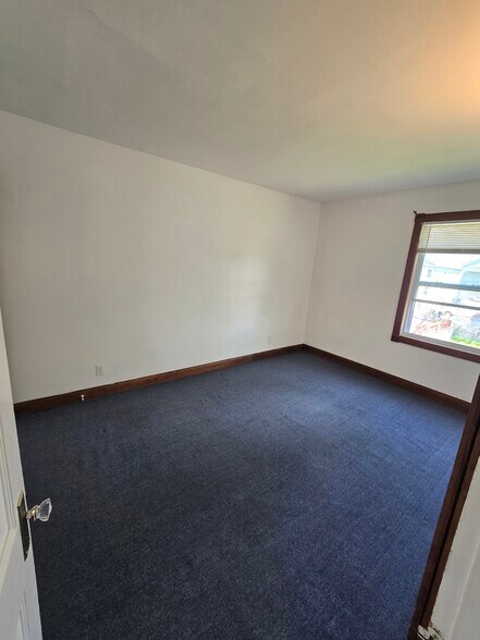 Building Photo - 311 Crestwood Ave