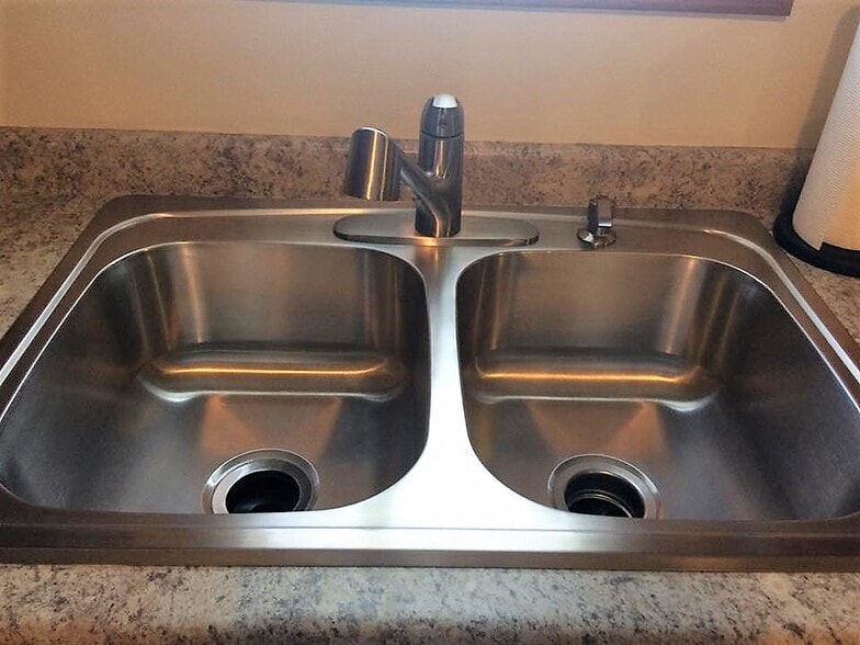 Kitchen Sink/Garbage Disposal - 3104 Ross Ct