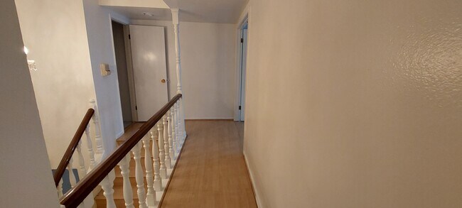 Building Photo - 1122 Peck Dr